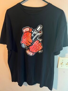 GRAPHIC TEE BLACK SIZE XL COTTON POLY BLEND SUPER SOFT